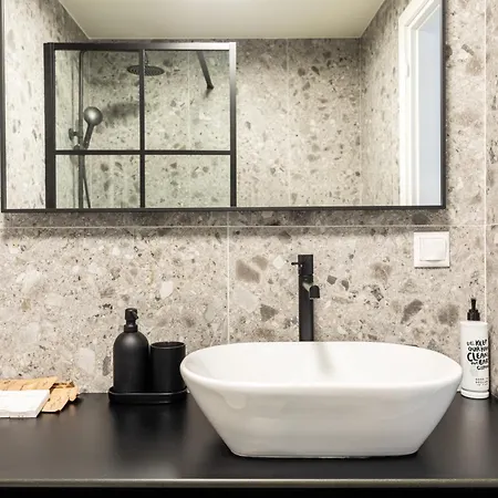 Vista By Halu!: Spacious Centre *